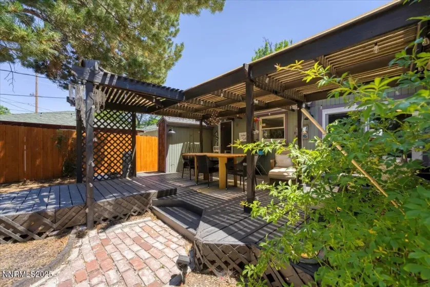 661 Thoma, Reno, Nevada 89502, 2 Bedrooms Bedrooms, ,1 BathroomBathrooms,Residential,Residential,Thoma,250051832