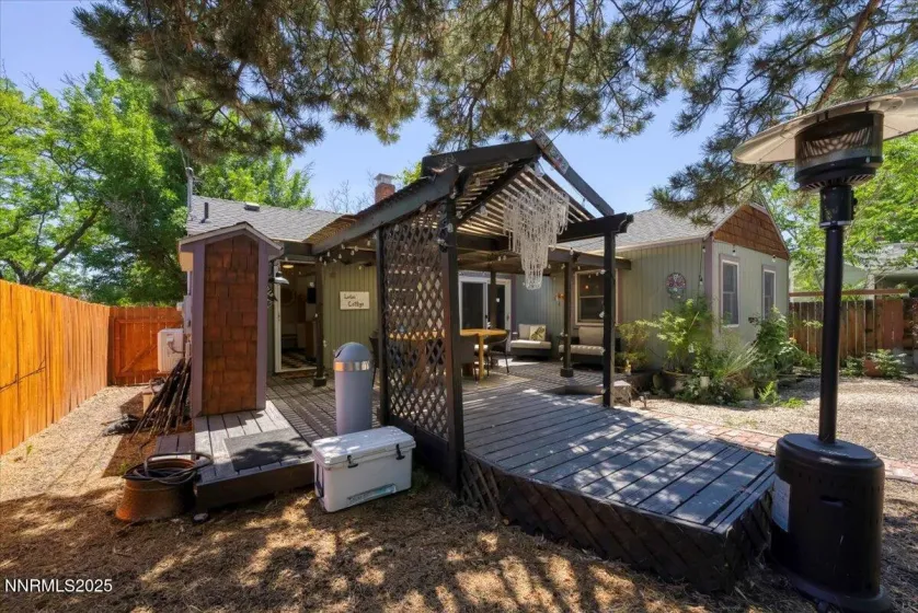 661 Thoma, Reno, Nevada 89502, 2 Bedrooms Bedrooms, ,1 BathroomBathrooms,Residential,Residential,Thoma,250051832