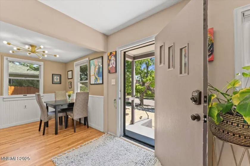 661 Thoma, Reno, Nevada 89502, 2 Bedrooms Bedrooms, ,1 BathroomBathrooms,Residential,Residential,Thoma,250051832