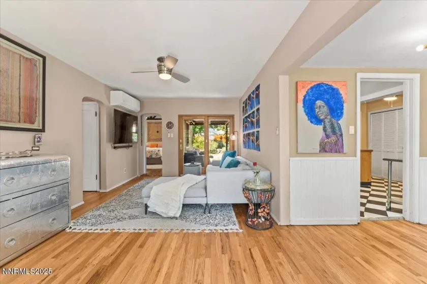 661 Thoma, Reno, Nevada 89502, 2 Bedrooms Bedrooms, ,1 BathroomBathrooms,Residential,Residential,Thoma,250051832