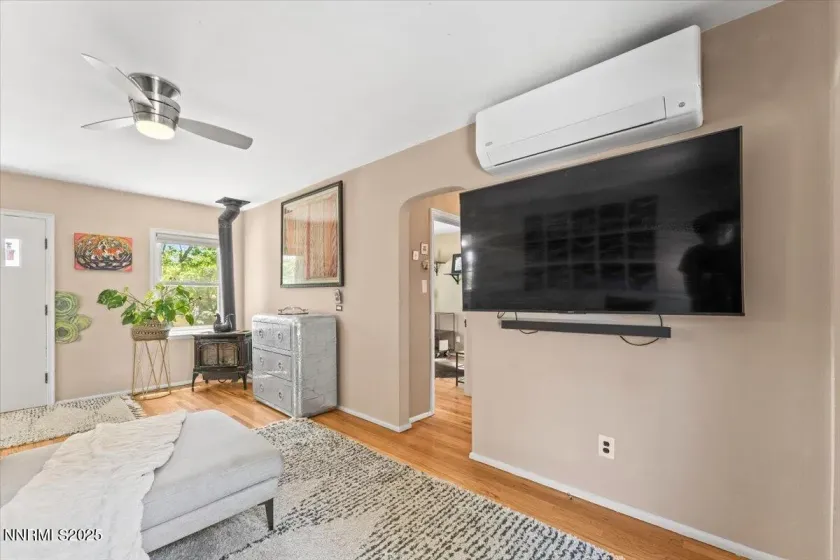 661 Thoma, Reno, Nevada 89502, 2 Bedrooms Bedrooms, ,1 BathroomBathrooms,Residential,Residential,Thoma,250051832