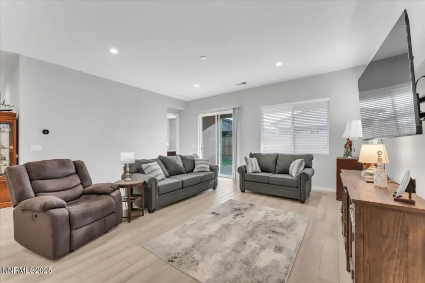 2285 Jagged Peak, Sparks, Nevada 89436, 2 Bedrooms Bedrooms, ,2 BathroomsBathrooms,Residential,Residential,Jagged Peak,250059164