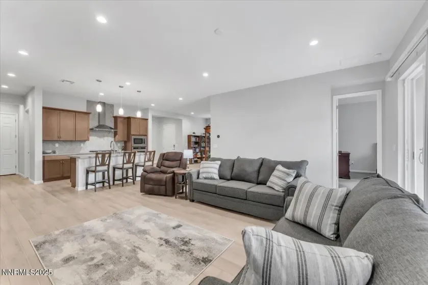 2285 Jagged Peak, Sparks, Nevada 89436, 2 Bedrooms Bedrooms, ,2 BathroomsBathrooms,Residential,Residential,Jagged Peak,250059164