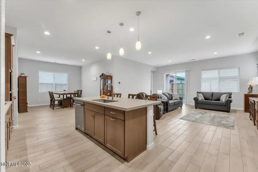 2285 Jagged Peak, Sparks, Nevada 89436, 2 Bedrooms Bedrooms, ,2 BathroomsBathrooms,Residential,Residential,Jagged Peak,250059164