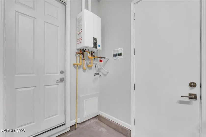 2285 Jagged Peak, Sparks, Nevada 89436, 2 Bedrooms Bedrooms, ,2 BathroomsBathrooms,Residential,Residential,Jagged Peak,250059164