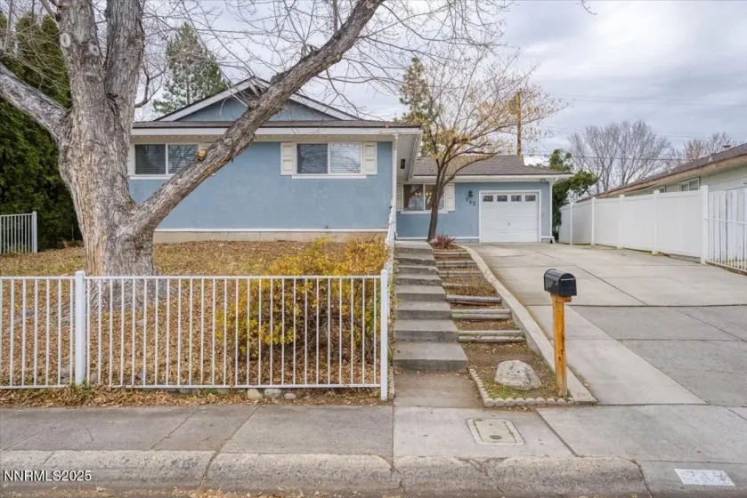 745 Akard, Reno, Nevada 89503, 3 Bedrooms Bedrooms, ,2 BathroomsBathrooms,Residential,Residential,Akard,250059165