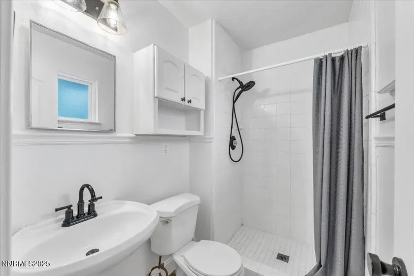 745 Akard, Reno, Nevada 89503, 3 Bedrooms Bedrooms, ,2 BathroomsBathrooms,Residential,Residential,Akard,250059165