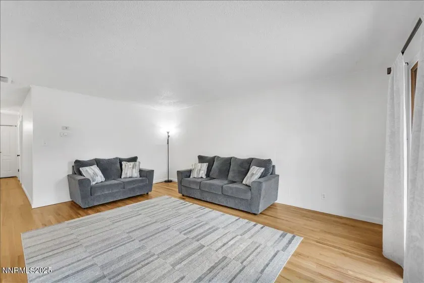 745 Akard, Reno, Nevada 89503, 3 Bedrooms Bedrooms, ,2 BathroomsBathrooms,Residential,Residential,Akard,250059165