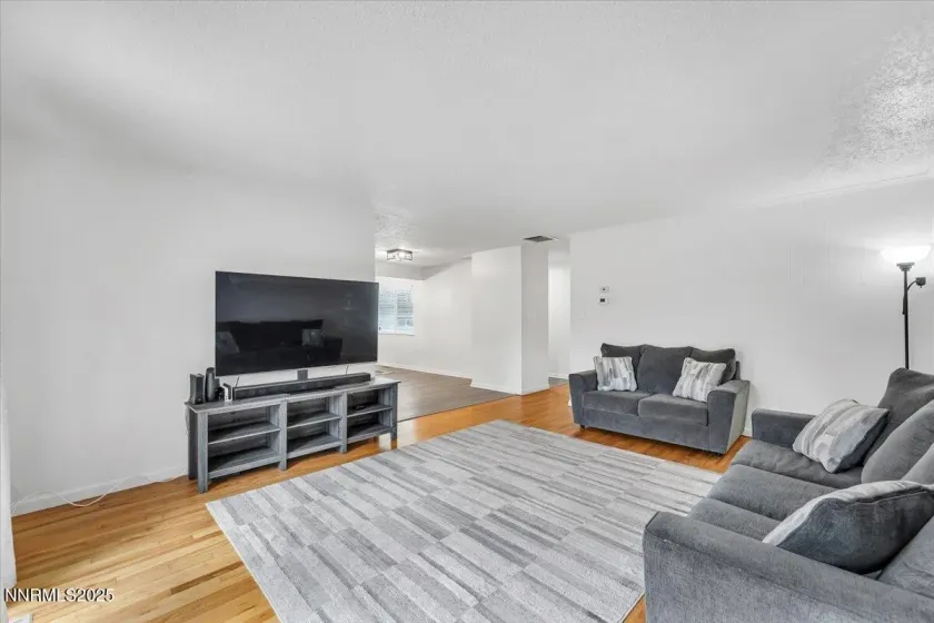 745 Akard, Reno, Nevada 89503, 3 Bedrooms Bedrooms, ,2 BathroomsBathrooms,Residential,Residential,Akard,250059165