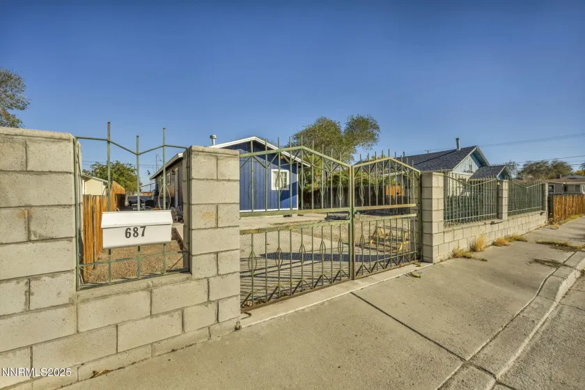 687 Douglas, Fallon, Nevada 89406, 3 Bedrooms Bedrooms, ,2 BathroomsBathrooms,Residential,Residential,Douglas,250059168