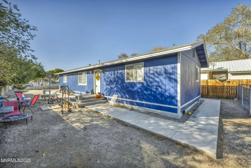 687 Douglas, Fallon, Nevada 89406, 3 Bedrooms Bedrooms, ,2 BathroomsBathrooms,Residential,Residential,Douglas,250059168