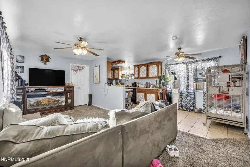 687 Douglas, Fallon, Nevada 89406, 3 Bedrooms Bedrooms, ,2 BathroomsBathrooms,Residential,Residential,Douglas,250059168