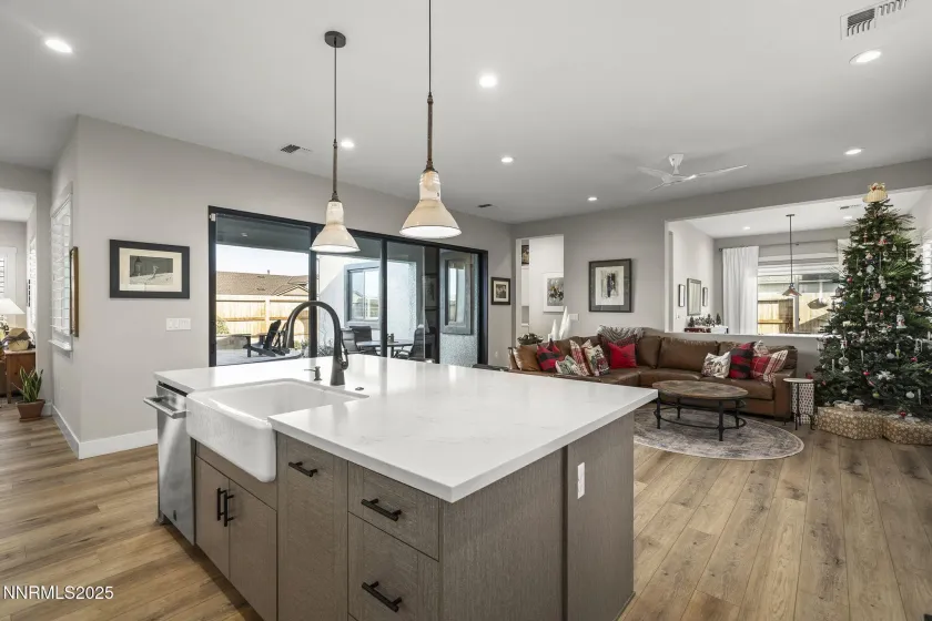 13500 Waterton, Reno, Nevada 89521, 2 Bedrooms Bedrooms, ,2 BathroomsBathrooms,Residential,Residential,Waterton,250059171