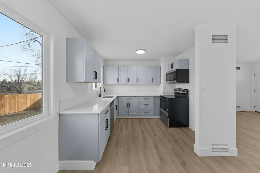 1620 Harold, Reno, Nevada 89503, 4 Bedrooms Bedrooms, ,2 BathroomsBathrooms,Residential,Residential,Harold,250059173