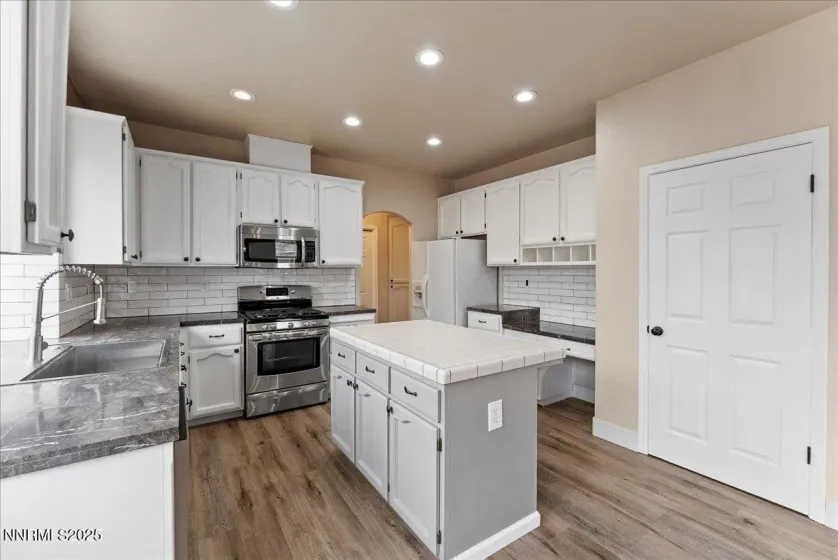 7301 Florentine, Sparks, Nevada 89436, 3 Bedrooms Bedrooms, ,3 BathroomsBathrooms,Residential,Residential,Florentine,250059178