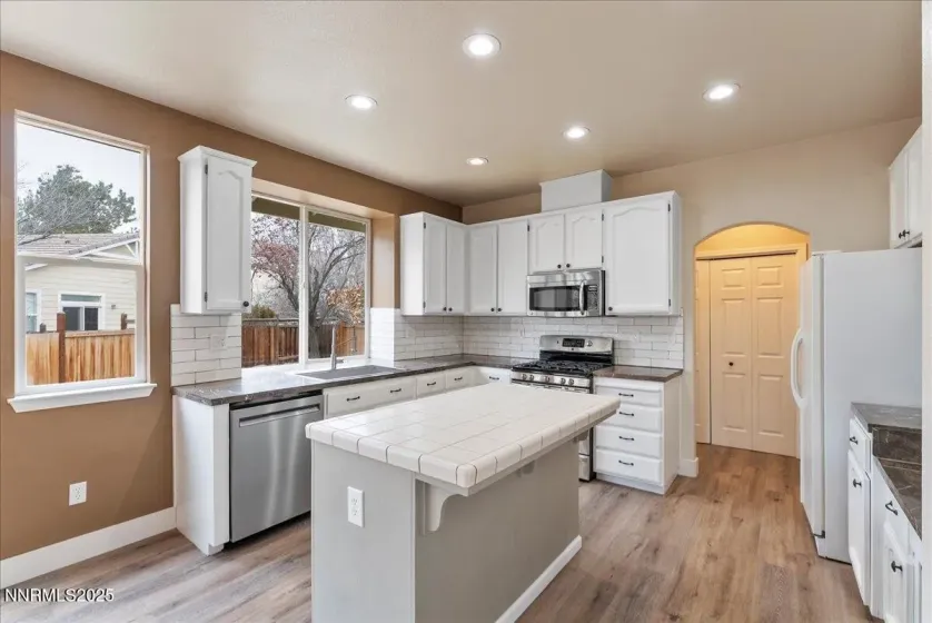 7301 Florentine, Sparks, Nevada 89436, 3 Bedrooms Bedrooms, ,3 BathroomsBathrooms,Residential,Residential,Florentine,250059178