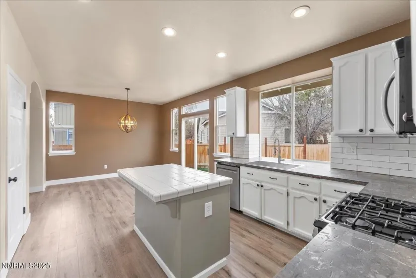 7301 Florentine, Sparks, Nevada 89436, 3 Bedrooms Bedrooms, ,3 BathroomsBathrooms,Residential,Residential,Florentine,250059178