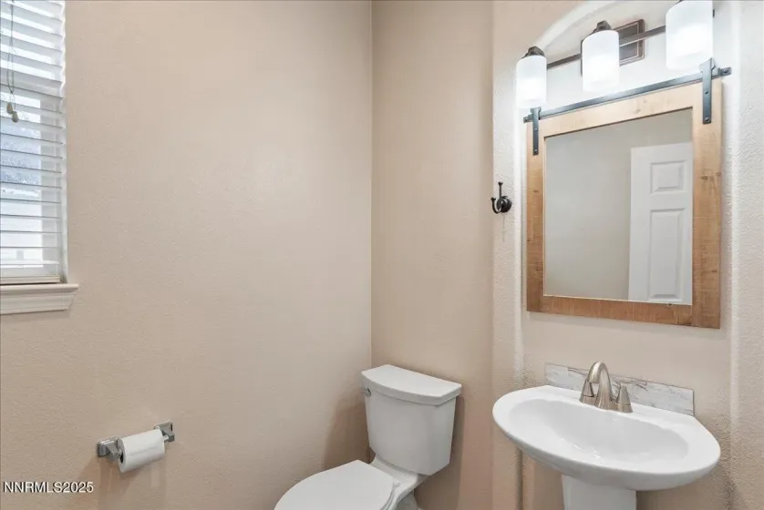 7301 Florentine, Sparks, Nevada 89436, 3 Bedrooms Bedrooms, ,3 BathroomsBathrooms,Residential,Residential,Florentine,250059178