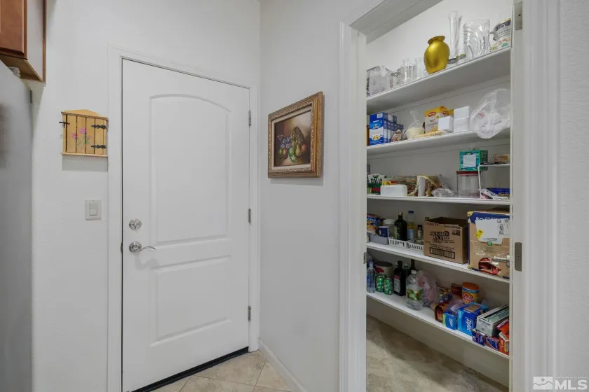 9625 Jessica, Reno, Nevada 89521, 3 Bedrooms Bedrooms, ,4 BathroomsBathrooms,Residential,Residential,Jessica,250006358