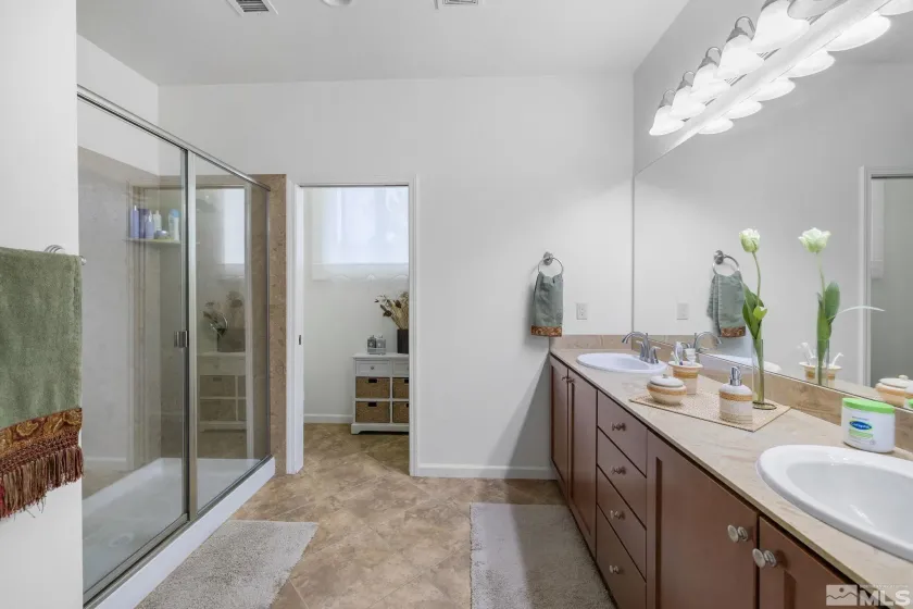 9625 Jessica, Reno, Nevada 89521, 3 Bedrooms Bedrooms, ,4 BathroomsBathrooms,Residential,Residential,Jessica,250006358