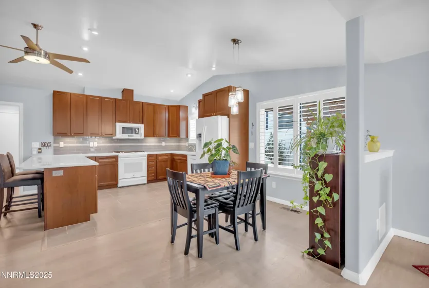 1370 White Bluffs, Fernley, Nevada 89408, 3 Bedrooms Bedrooms, ,2 BathroomsBathrooms,Residential,Residential,White Bluffs,250059179