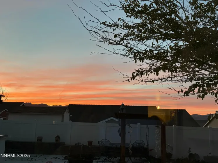 1370 White Bluffs, Fernley, Nevada 89408, 3 Bedrooms Bedrooms, ,2 BathroomsBathrooms,Residential,Residential,White Bluffs,250059179