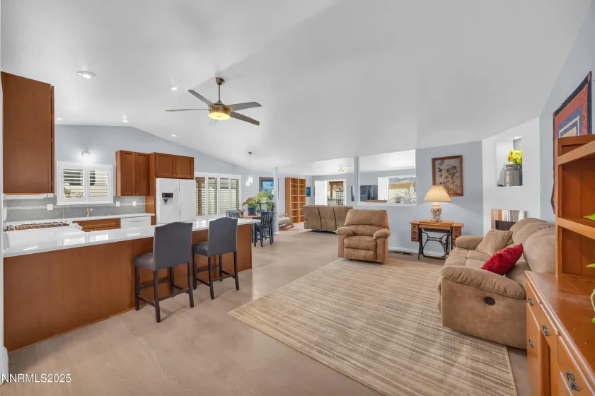 1370 White Bluffs, Fernley, Nevada 89408, 3 Bedrooms Bedrooms, ,2 BathroomsBathrooms,Residential,Residential,White Bluffs,250059179