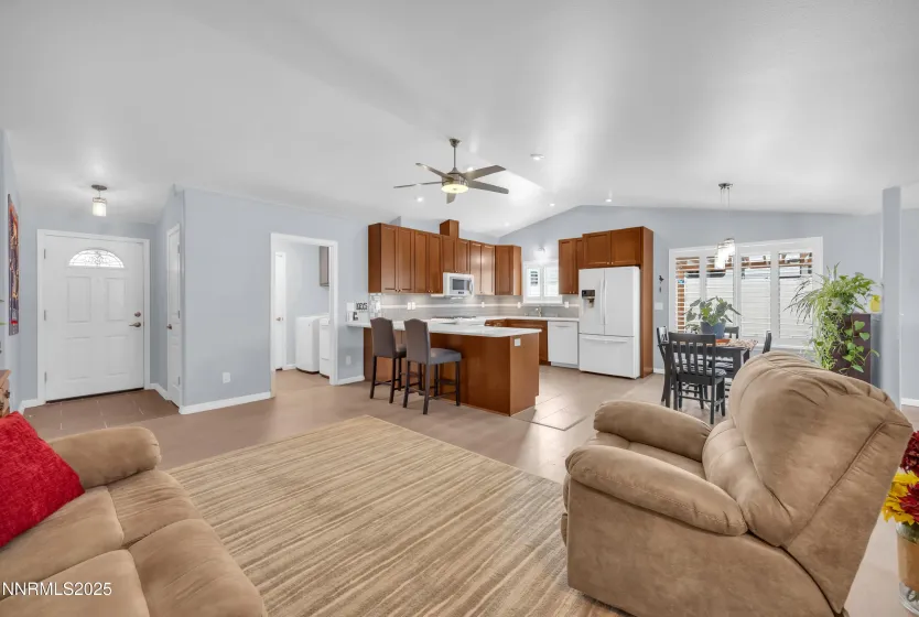 1370 White Bluffs, Fernley, Nevada 89408, 3 Bedrooms Bedrooms, ,2 BathroomsBathrooms,Residential,Residential,White Bluffs,250059179