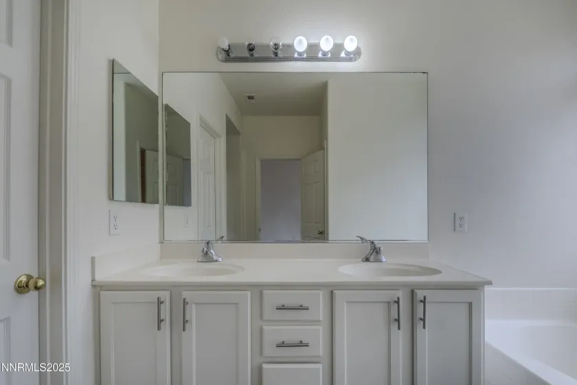 1615 Laverder, Fernley, Nevada 89408, 4 Bedrooms Bedrooms, ,2 BathroomsBathrooms,Residential,Residential,Laverder,250059182