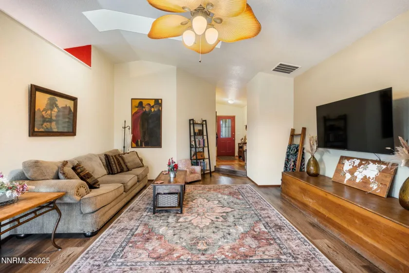 87 Gurr, Sparks, Nevada 89431, 3 Bedrooms Bedrooms, ,3 BathroomsBathrooms,Residential,Residential,Gurr,250059184