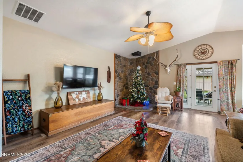 87 Gurr, Sparks, Nevada 89431, 3 Bedrooms Bedrooms, ,3 BathroomsBathrooms,Residential,Residential,Gurr,250059184