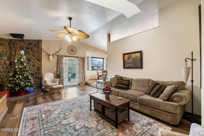 87 Gurr, Sparks, Nevada 89431, 3 Bedrooms Bedrooms, ,3 BathroomsBathrooms,Residential,Residential,Gurr,250059184