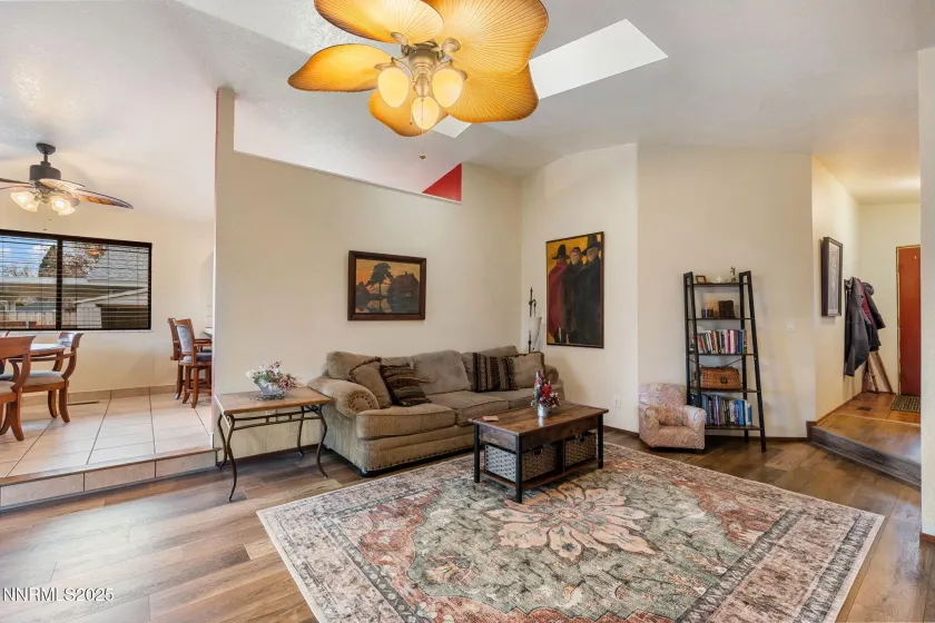 87 Gurr, Sparks, Nevada 89431, 3 Bedrooms Bedrooms, ,3 BathroomsBathrooms,Residential,Residential,Gurr,250059184