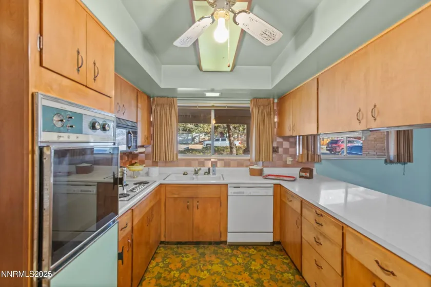 7365 Pinehurst, Reno, Nevada 89502, 3 Bedrooms Bedrooms, ,2 BathroomsBathrooms,Residential,Residential,Pinehurst,250059196