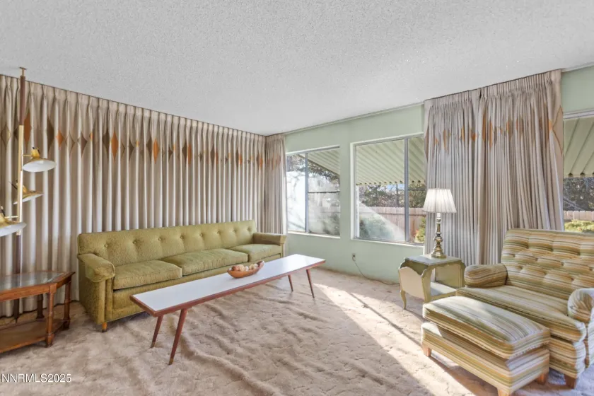 7365 Pinehurst, Reno, Nevada 89502, 3 Bedrooms Bedrooms, ,2 BathroomsBathrooms,Residential,Residential,Pinehurst,250059196