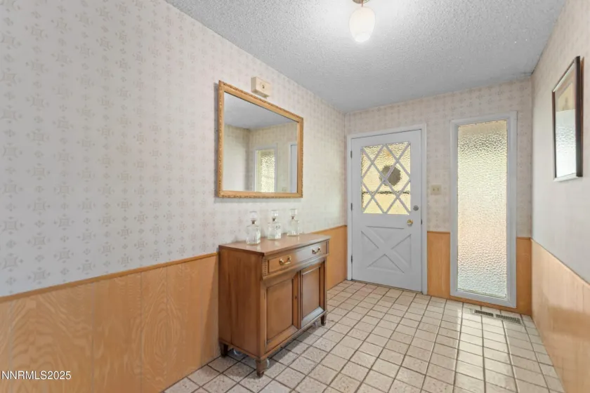 7365 Pinehurst, Reno, Nevada 89502, 3 Bedrooms Bedrooms, ,2 BathroomsBathrooms,Residential,Residential,Pinehurst,250059196