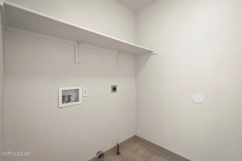 17782 Fossil, Reno, Nevada 89508, 4 Bedrooms Bedrooms, ,3 BathroomsBathrooms,Residential,Residential,Fossil,250059197