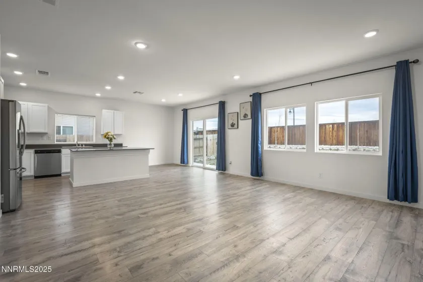 6637 Coyote Call, Sparks, Nevada 89436, 4 Bedrooms Bedrooms, ,3 BathroomsBathrooms,Residential,Residential,Coyote Call,250059199