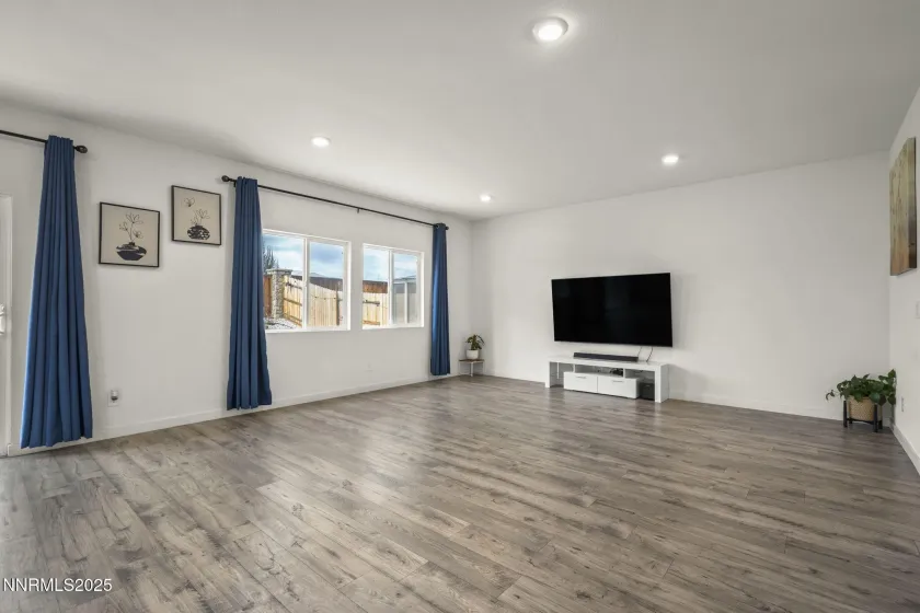 6637 Coyote Call, Sparks, Nevada 89436, 4 Bedrooms Bedrooms, ,3 BathroomsBathrooms,Residential,Residential,Coyote Call,250059199