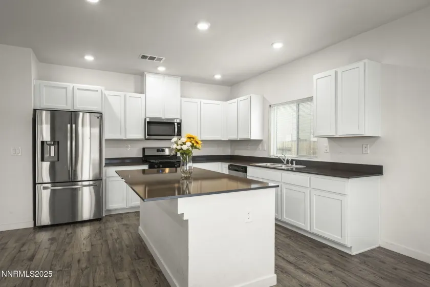 6637 Coyote Call, Sparks, Nevada 89436, 4 Bedrooms Bedrooms, ,3 BathroomsBathrooms,Residential,Residential,Coyote Call,250059199