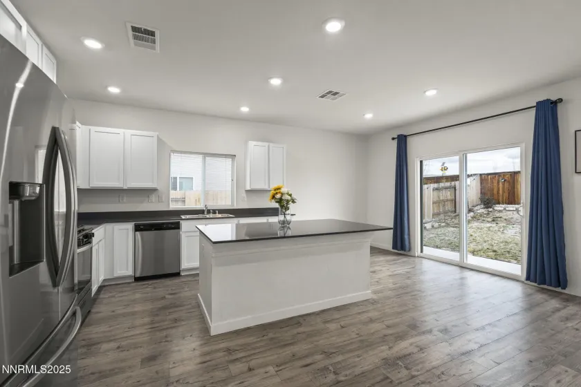 6637 Coyote Call, Sparks, Nevada 89436, 4 Bedrooms Bedrooms, ,3 BathroomsBathrooms,Residential,Residential,Coyote Call,250059199