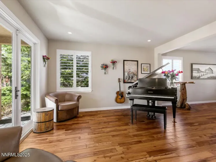 7284 Glenmore, Reno, Nevada 89523, 4 Bedrooms Bedrooms, ,3 BathroomsBathrooms,Residential,Residential,Glenmore,250059198