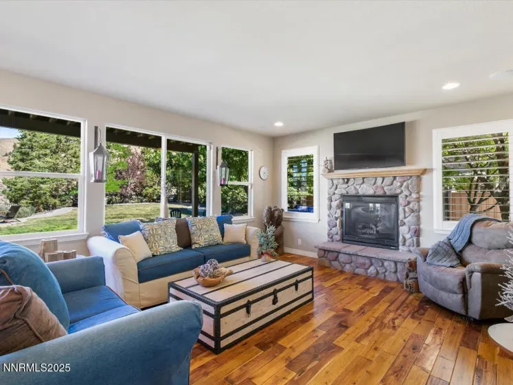 7284 Glenmore, Reno, Nevada 89523, 4 Bedrooms Bedrooms, ,3 BathroomsBathrooms,Residential,Residential,Glenmore,250059198