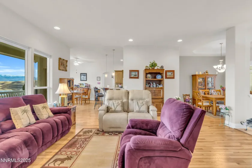 1957 Eureka, Gardnerville, Nevada 89410, 3 Bedrooms Bedrooms, ,2 BathroomsBathrooms,Residential,Residential,Eureka,250059200