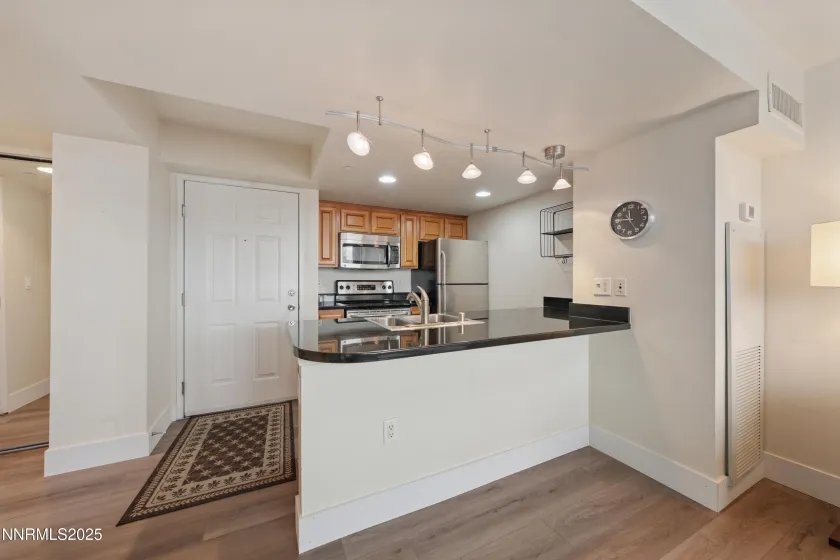 450 Arlington, Reno, Nevada 89503, 1 Bedroom Bedrooms, ,1 BathroomBathrooms,Residential,Residential,Arlington,250059201