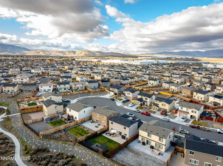 626 Coyote Bluff, Reno, Nevada 89506, 3 Bedrooms Bedrooms, ,3 BathroomsBathrooms,Residential,Residential,Coyote Bluff,250059205