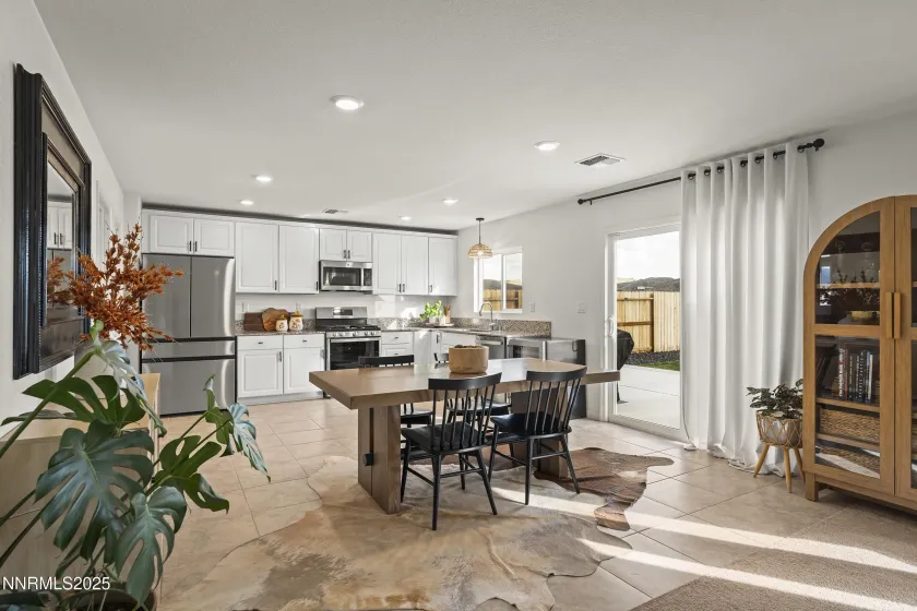 626 Coyote Bluff, Reno, Nevada 89506, 3 Bedrooms Bedrooms, ,3 BathroomsBathrooms,Residential,Residential,Coyote Bluff,250059205