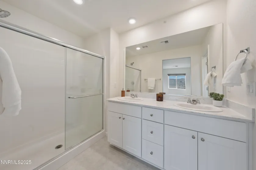 636 Coyote Blf, Reno, Nevada 89506, 3 Bedrooms Bedrooms, ,3 BathroomsBathrooms,Residential,Residential,Coyote Blf,250059207