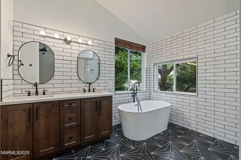 1705 Sierra Highlands, Reno, Nevada 89523, 2 Bedrooms Bedrooms, ,4 BathroomsBathrooms,Residential,Residential,Sierra Highlands,250056558