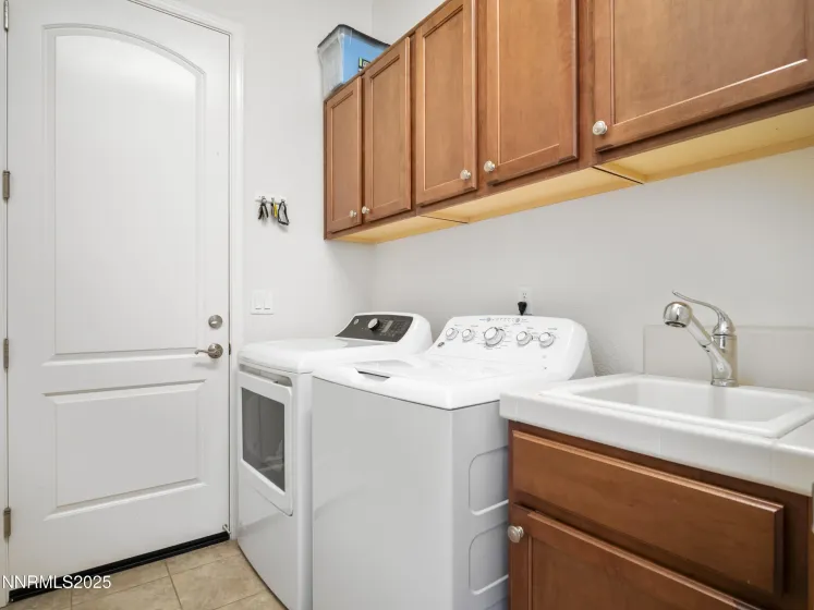 7490 Rough Rock, Reno, Nevada 89502, 4 Bedrooms Bedrooms, ,3 BathroomsBathrooms,Residential,Residential,Rough Rock,250059211